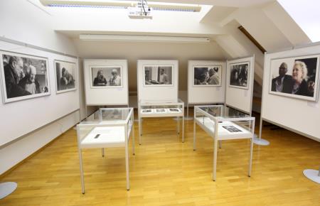 RAZSTAVA FOTOGRAFIJ JANEZA BOGATAJA 07 FOTO LJUBO VUKELIČ